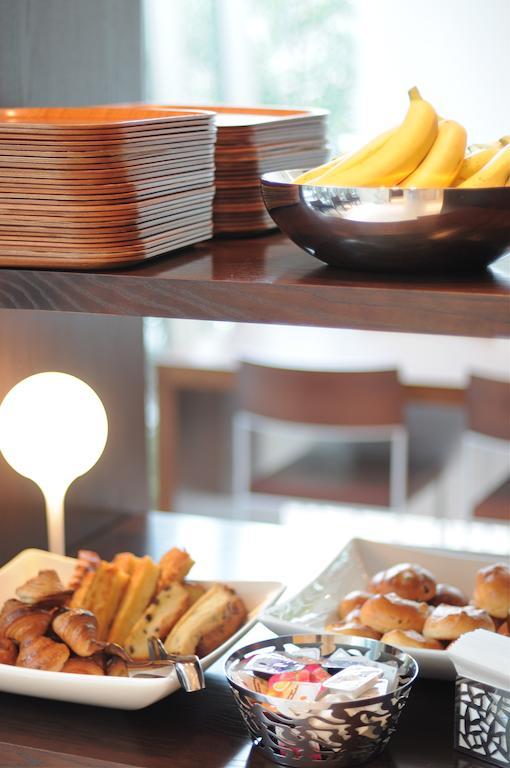 7 Days Hotel Plus Kochi  Ngoại thất bức ảnh